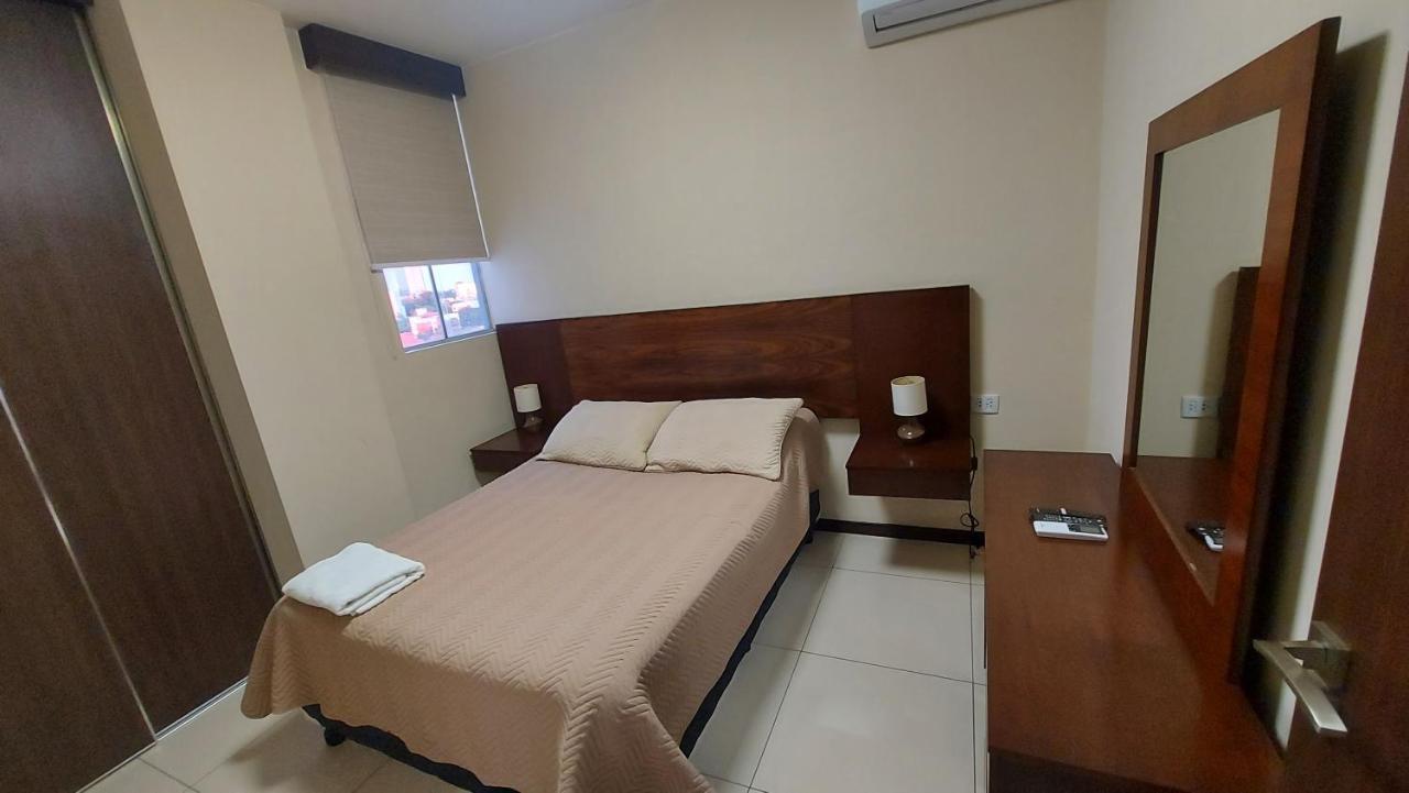 Hermoso Y Unico Apartamento Moderno, En Pleno Centro De Santa Cruz, Con Netflix Wi-Fi De 60 Mb, Estacionamiento Gratis Y Ac En Todos Los Ambientes ซานตาครูซเดอลาเซียร์รา ภายนอก รูปภาพ