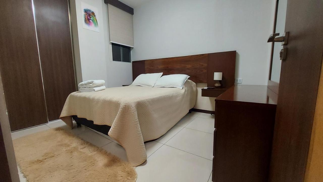 Hermoso Y Unico Apartamento Moderno, En Pleno Centro De Santa Cruz, Con Netflix Wi-Fi De 60 Mb, Estacionamiento Gratis Y Ac En Todos Los Ambientes ซานตาครูซเดอลาเซียร์รา ภายนอก รูปภาพ