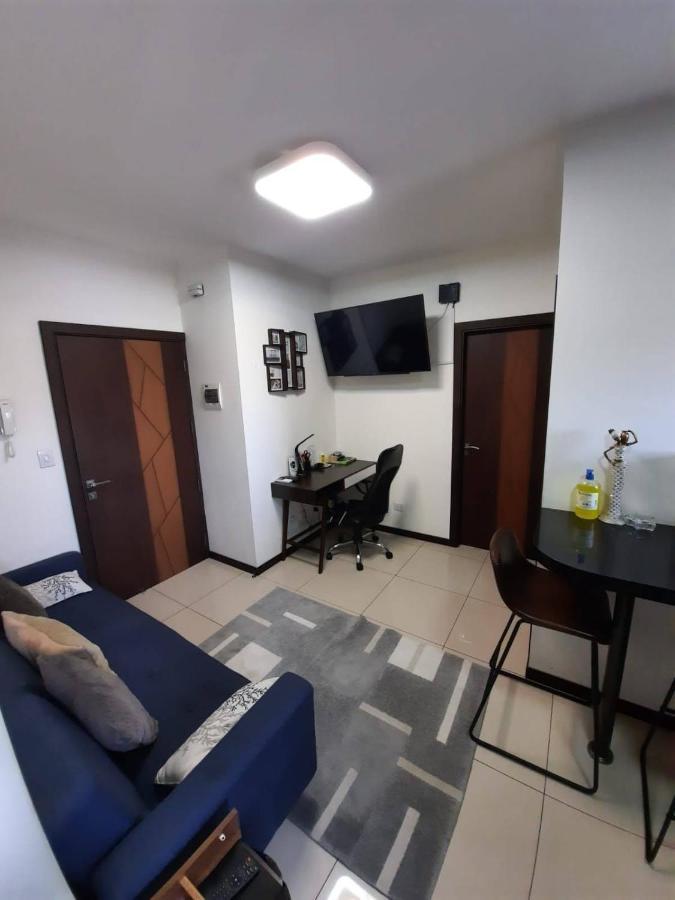 Hermoso Y Unico Apartamento Moderno, En Pleno Centro De Santa Cruz, Con Netflix Wi-Fi De 60 Mb, Estacionamiento Gratis Y Ac En Todos Los Ambientes ซานตาครูซเดอลาเซียร์รา ภายนอก รูปภาพ