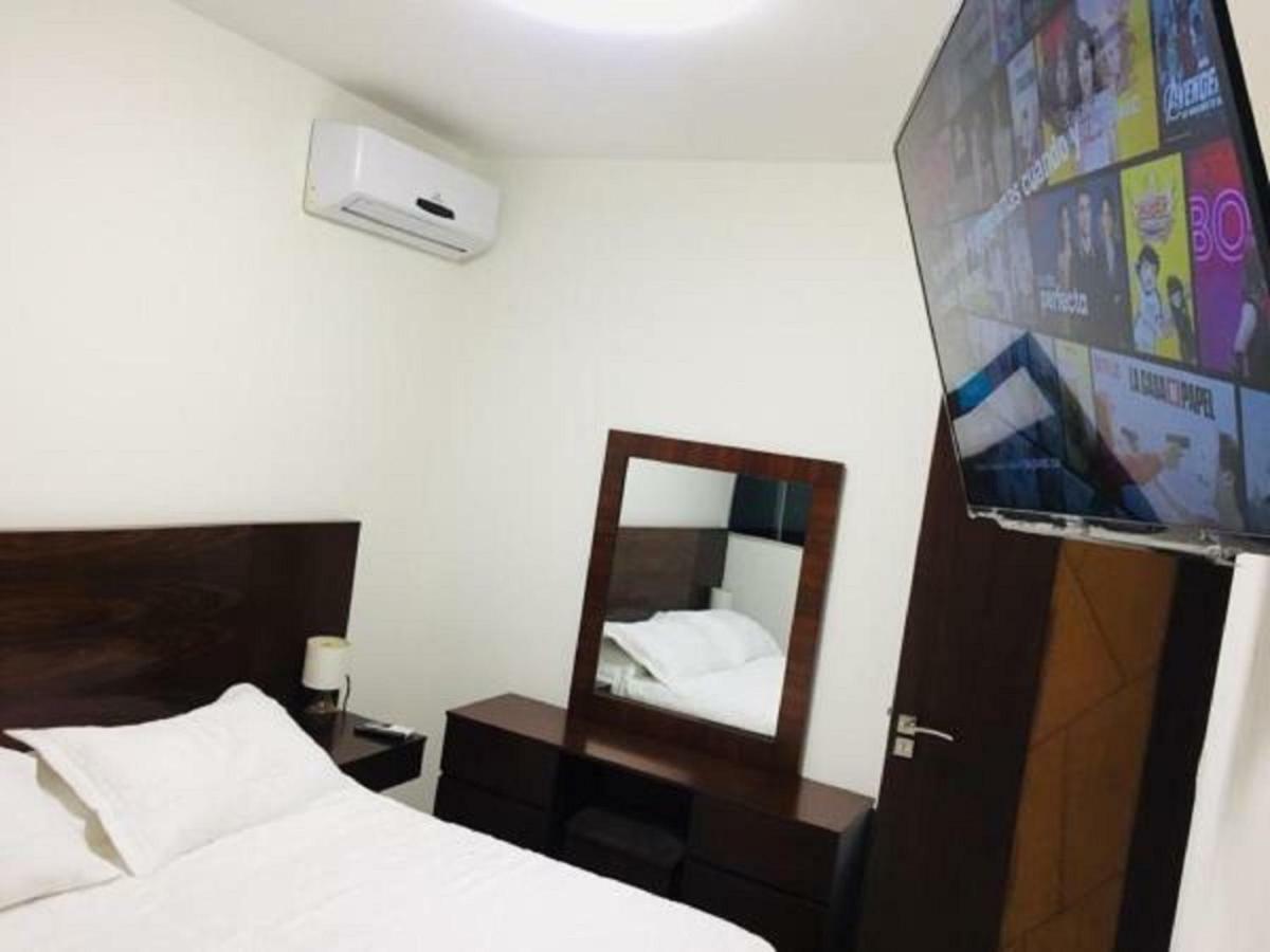 Hermoso Y Unico Apartamento Moderno, En Pleno Centro De Santa Cruz, Con Netflix Wi-Fi De 60 Mb, Estacionamiento Gratis Y Ac En Todos Los Ambientes ซานตาครูซเดอลาเซียร์รา ภายนอก รูปภาพ